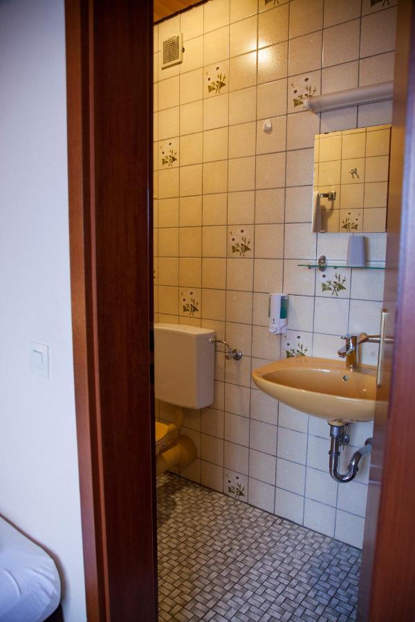 Gaestehaus Haeuser Linden  Buitenkant foto